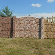 Забор бетонный имитация натурального камня фотография