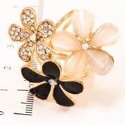 Брошь - кольцо для платка ''Бабочки'', цветы - ч/б эмаль, мелкие стразы, (3 см) 222142(4) фотография