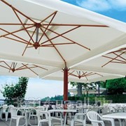Гигантские зонты для кафе. Зонты для летних площадок. фото