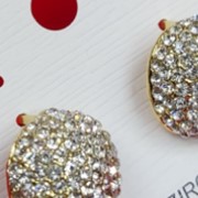 Серьги женские круглой формы с камнями золотые фото