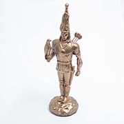 Статуэтка Золотой человек с соколом 23*8 см