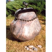 Каменная скульптура «кошелек» фото