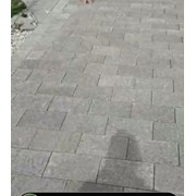 Пиленная тротуарная плитка фотография