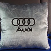 Подушка автомобильная квадратная с логотиом