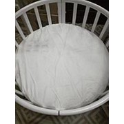 Простынка белая бязь на резинке на круглую кроватку фото