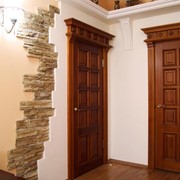 Деревянные двери, деревянные лестницы фото