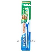 Зубная щетка Oral-B 3-Effect Maxi Clean , средняя жесткость фото