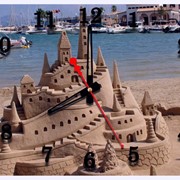 Настенные часы Замок из песка фото