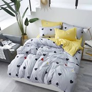 Двуспальный комплект постельного белья из сатина “Mancy A+B“ Серый с цветными сердечками и надписями и желтый фотография