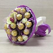Букет из конфет Ferrero Rocher 21 фиолетовый фотография