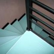 Лестница окрашенная фото