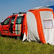 Стоянка Автомобиль с палаткой фото
