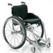 Профессиональное спортивное кресло-коляска. фото