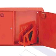 Шкафы пожарные для огнетушителей фото