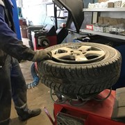 Шиномонтаж для легковых автомобилей Снять / поставить R14 за 4 колеса фото