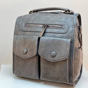 Сумка-рюкзак с двумя накладными карманами серая фото