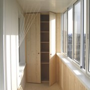 Изготовление встроенного шкафа для балкона фото