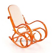 Кресло-качалка из светлого дерева и материала 618