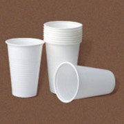 Одноразовые пластиковые стаканы фотография