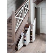 Лестница со встроенными шкафчиками фото