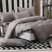 Двуспальный комплект постельного белья из сатина серый и черно-белый с узором-зеброй фотография