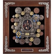 Настенная ключница “Пётр I, медали и ордена“ (44 х 40 х 10 см) фотография
