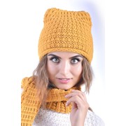 Комплект женский вязаный шапка и шарф горчичный фотография