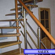 Винтовые лестницы. Оформление деревом и стеклом, Лестницы из нержавеющей стали