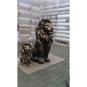 Скульптуры из гипса Львы фотография