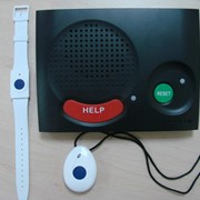 Программа Домашняя - это домашняя станция, оснащенная тревожной кнопкой и системой громкой связи, кулон с «тревожной» кнопкой и датчиком падения, браслет с «тревожной» кнопкой.