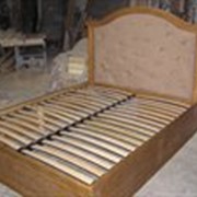 Кровать двуспальная из дерева фото