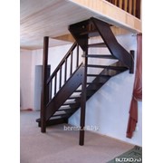 Деревянные лестницы из массива сосны фото