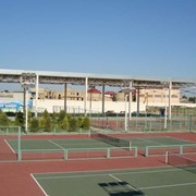 Строительство теннисных кортов фотография