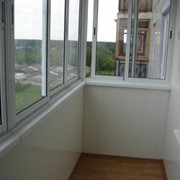 Остекление балконов и лоджий, остекление лоджий и балконов, балконные витражи. фото