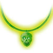 Ожерелье с кулоном Череп светящийся зеленый фотография