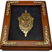 Деревянная ключница Эмблема ФСБ настенная фото