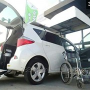 Автомобиль для инвалидов с ручным управлением Toyota Ractis фото