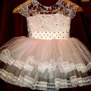 Нарядное детское платье короткое пышное на выпускной снижинка белое