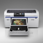 Epson SureColor SC-F2000 - цифровой струйный принтер прямой печати на футболках (C11CC62001A0) фотография