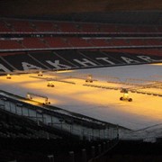 Уход за футбольными газонами фото