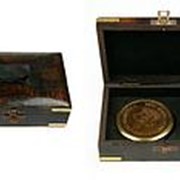 Подарочный набор в дер. футляре: часы песочные, компас 16*11*6см. 33215 фотография