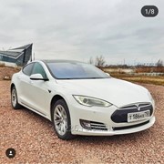 Автомобиль Tesla Model S 85 фотография