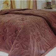 Покрывало-одеяло с вышевкой фотография