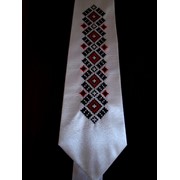 Краватка з вишивкою ручної роботи фото