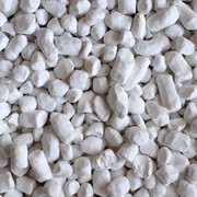 Каолин - это белоцветная глина, состоящая из минерала каолинита, которая образуется при разрушении (выветривании) гранитов, гнейсов и других горных пород, содержащих полевые шпаты. фото