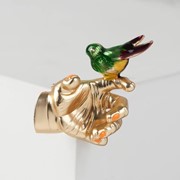 Брошь 'Птичка' на руке, цветная в матовом золоте фото