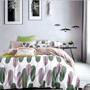 Двуспальный комплект постельного белья из сатина “Boris“ Белый с продолговатыми зелеными и фиолетовыми фото