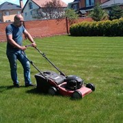 Стрижка газона фото