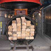 Шпалы деревянные пропитанные и брусья для стрелочных переводов железнодорожных путей фото