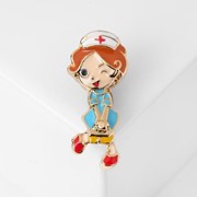 Брошь 'Медсестричка', цветная в золоте фото